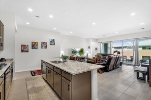 Interior - Desert Oasis | Private Ensuite & Family Friendly (Apache Junction)