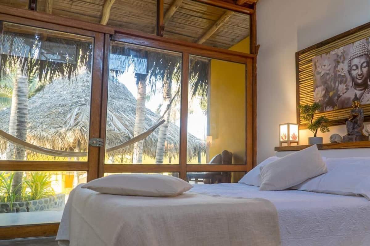 Habitación triple Deluxe, vista a la alberca | Wifi gratis