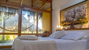 Habitación triple Deluxe, vista a la alberca | Wifi gratis 