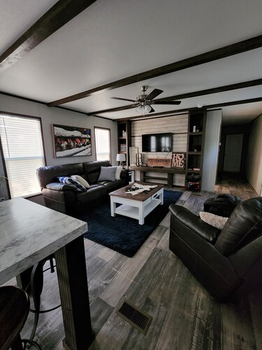 Private 75-acre Retreat! 3 Bed/2 Bath, ponds, Kid Cave, and endless scenery!