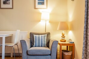 TV, fireplace, DVD player - Little Net House | Pittenweem (Pittenweem)