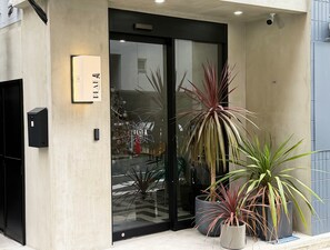 Front of property - Plan A Tennozu Isle (Tokyo)