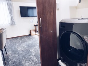 패밀리 아파트, 발코니 | 객실 내 금고, 책상, 노트북 작업 공간, 암막 커튼