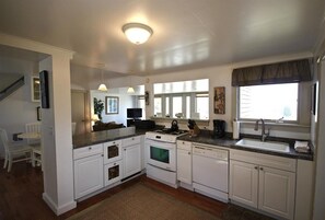 Fridge, microwave, oven, stovetop - Lupine Cottage | Walk to Downtown Rockland + Harbo (Owls Head)