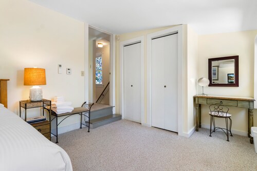 Lupine Cottage | Walk to Downtown Rockland Harbor