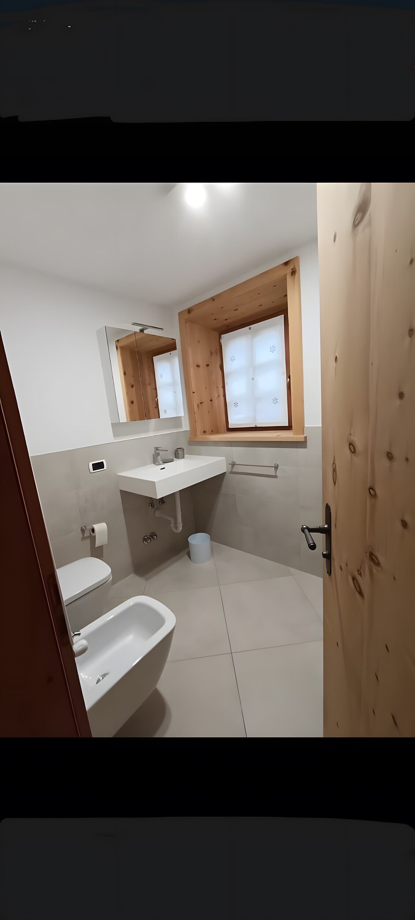 Regadera, secadora de cabello, toallas 