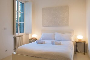 2 bedrooms, free WiFi, bed sheets - Studio di Lou - One Bedroom Apartment, Sleeps 2 (Como)