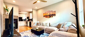Luxury & Views That Sleeps 11 - In The Heart of all things St Louis