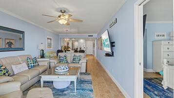 Condo, Multiple Beds (Land's End 9-402 Beach Front - Premie) | Living area