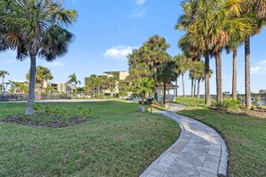 Condo, Multiple Beds (Land's End 9-402 Beach Front - Premie) | Property grounds - Land's End 9-402 Beach Front - Premier (Treasure Island)