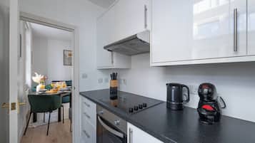 Lägenhet City - 1 dubbelsäng med bäddsoffa - icke-rökare - utsikt mot staden | Eget kök | Espressobryggare, kaffe- och tebryggare, vattenkokare och brödrost