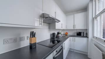 City Apartment, 1 Double Bed with Sofa bed, Non Smoking, City View | Private kitchen | Espresso maker, coffee/tea maker, electric kettle, toaster