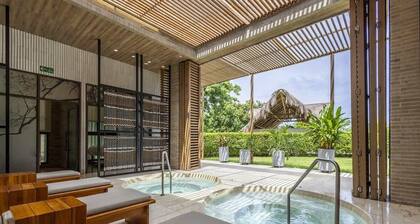 2br | 5 Guests | Private balcony and shared pool