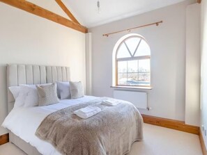 Superior House, Garden View