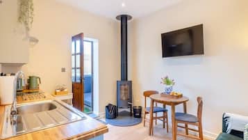 Exclusive Cottage | Living area | TV