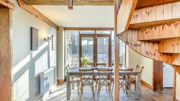 Nhà dành cho gia đình | Khu phòng khách | TV