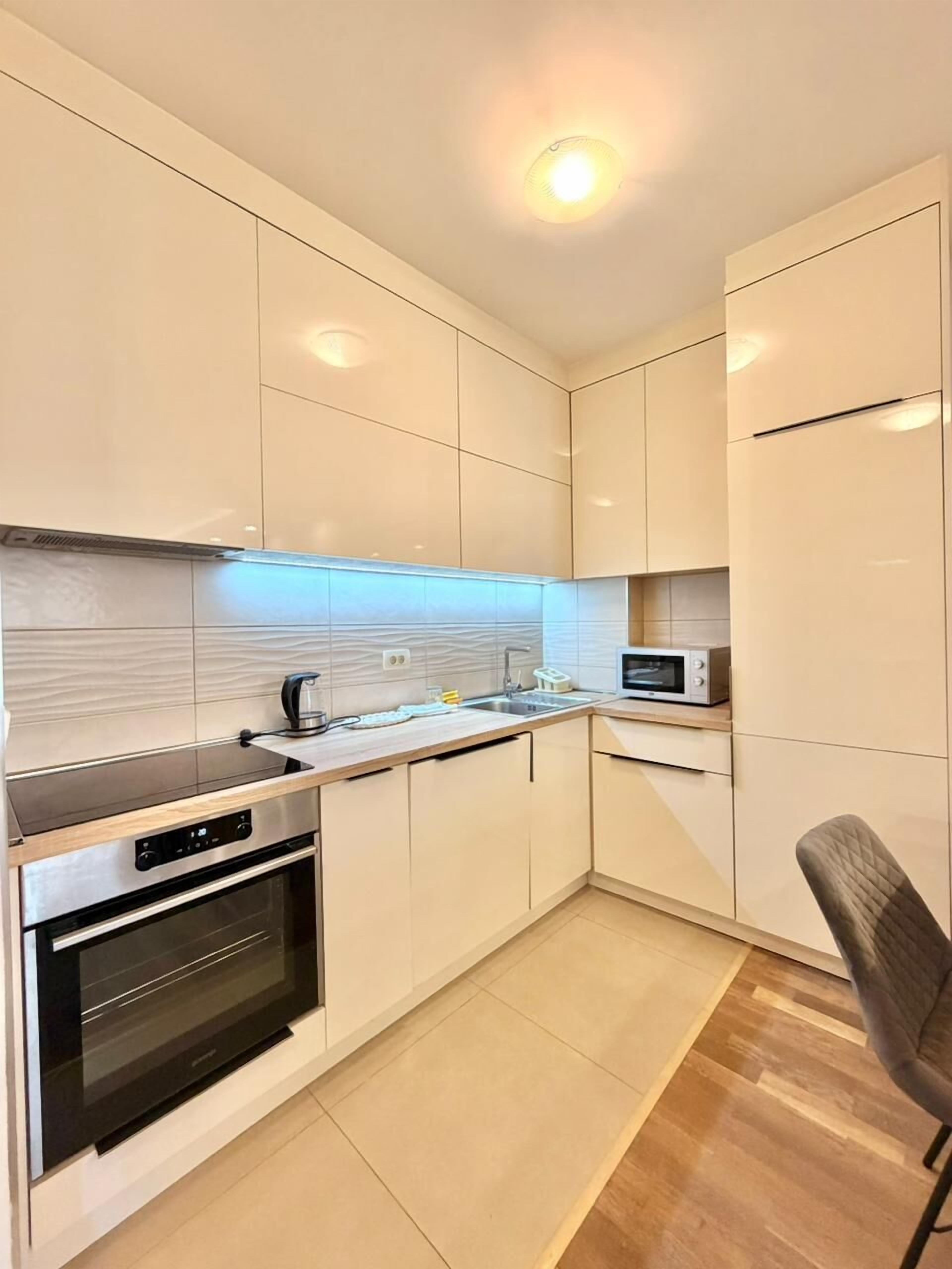 Luxury-Apartment, Balkon, Stadtblick | Eigene Küche