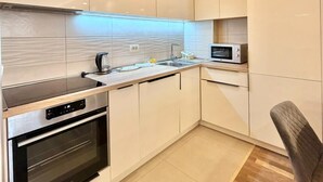 Căn hộ Cao cấp, ban công, quang cảnh thành phố | Bếp riêng