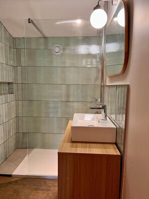 Hair dryer - Stylish Retreat with Valley Views (Gourdon)