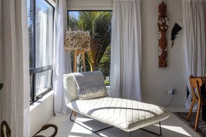 TV - Haven on Queens - Executive Island Living (Waiheke Island)