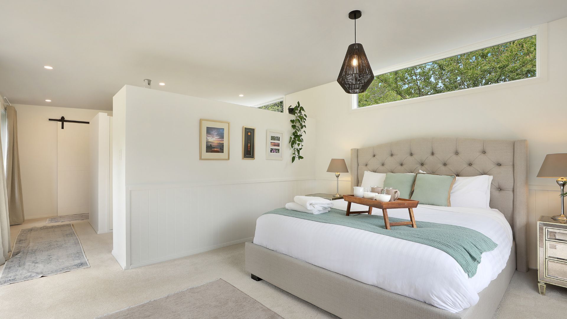 Fer et planche à repasser, lit parapluie, Wi-Fi, draps fournis