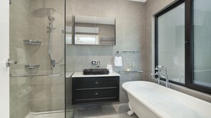 Shower, hair dryer, towels - Goolara – luxurious two-storey escape with ensuite bedrooms, sauna and countryside views (Burrawang)