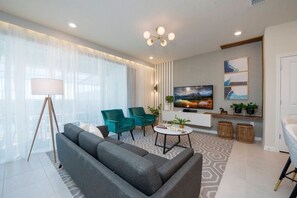 Smart TV - Casa 5Q em Resort c/ Piscina - Perto da Disney (Davenport)