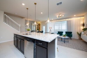 Interior - Casa 5Q em Resort c/ Piscina - Perto da Disney (Davenport)
