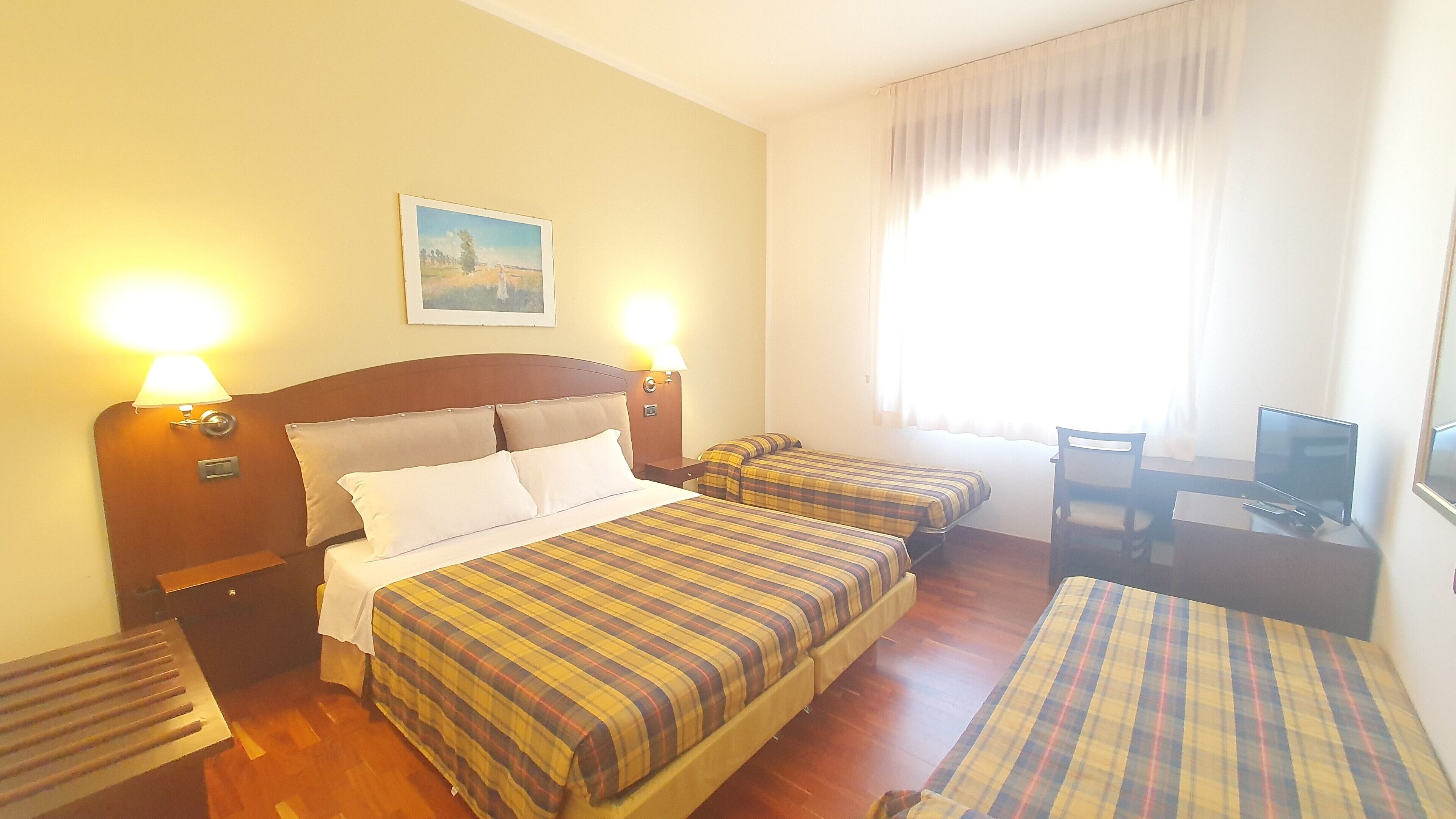 Habitación cuádruple básica | Wifi gratis 