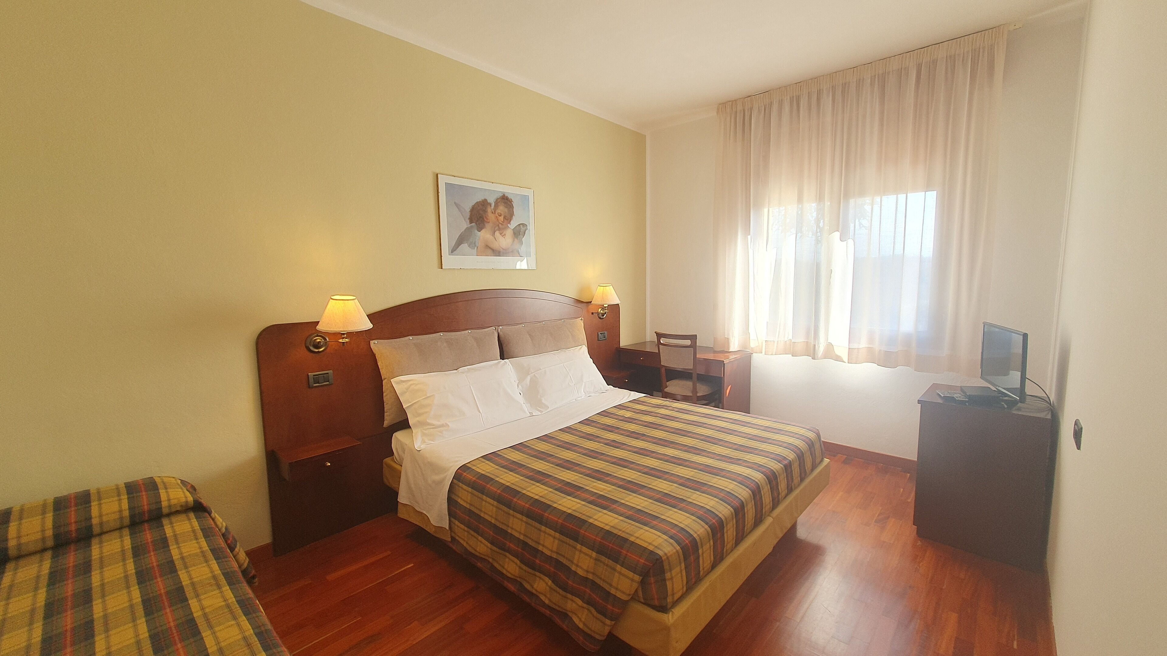 Habitación triple, para no fumadores | Wifi gratis 