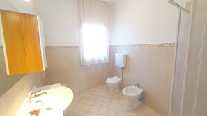 Habitación familiar | Baño | Toallas