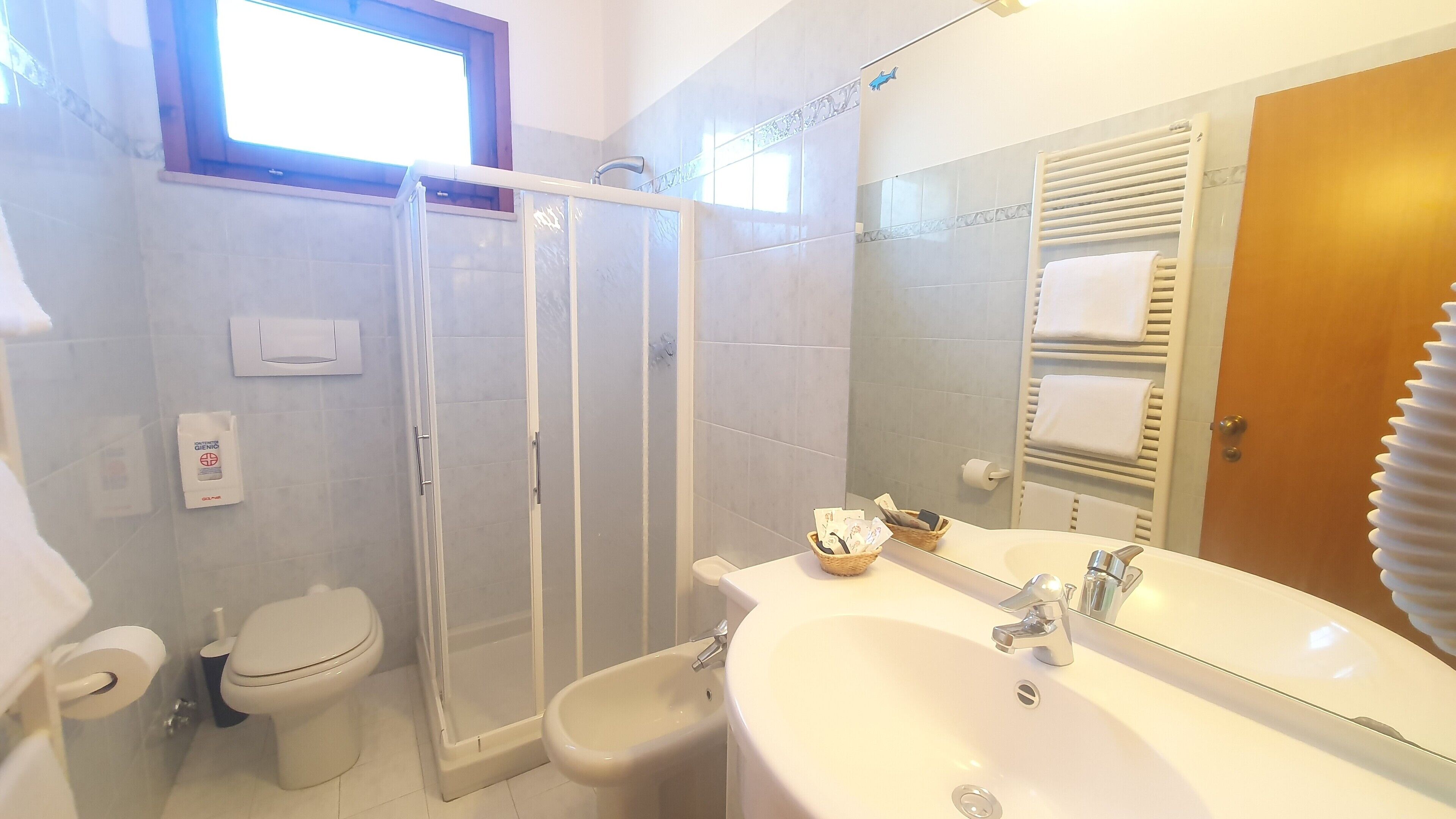 Twin Room | Bathroom | Towels