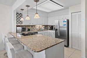 Condo, Multiple Beds (Dolphin Point #406A) | Private kitchen - Dolphin Point #406a (Destin)