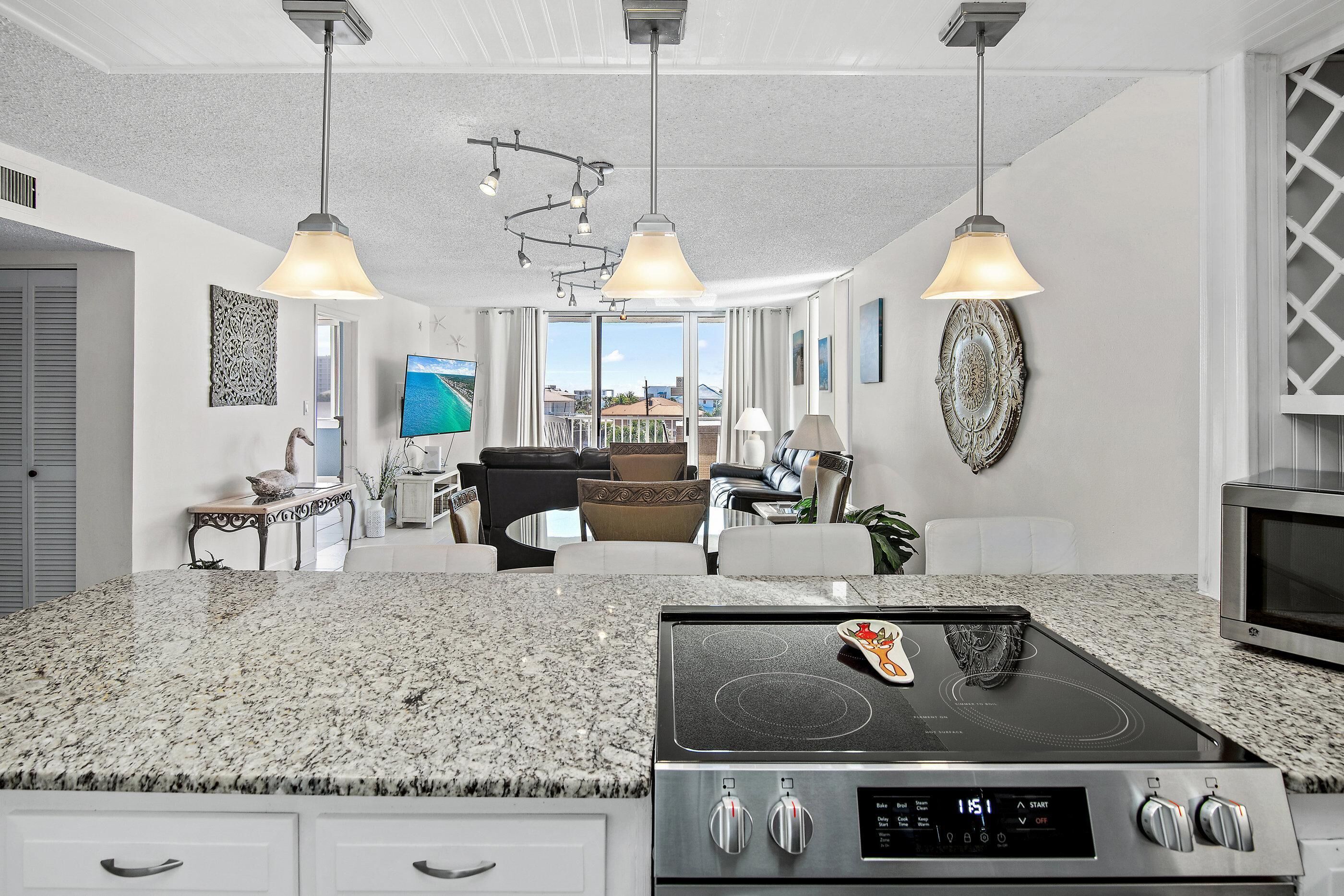 Condo, Multiple Beds (Dolphin Point #406A) | Private kitchen