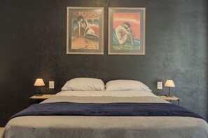 4 bedrooms, desk, iron/ironing board, free WiFi