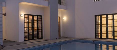 Piscine extérieure, piscine chauffée