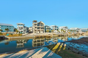 Exterior - 🌊6BR Waterfront Home | Private Pool + Game Room | Sleeps 14 | Ocean Overlook🌊 (Navarre)