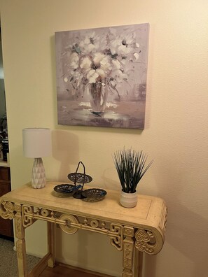 Interior - 2 bedroom condo in Venice FL overlooking the 2nd hole at Capri Isles Golf course (Venice)
