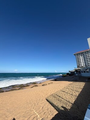 Beach - 1 bedroom flex by the beach with pool, and garden (San Juan)