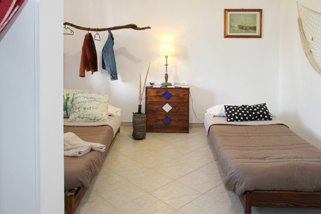 2 bedrooms, in-room safe, iron/ironing board, travel crib