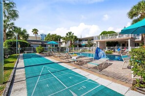 Apartamento Confort, vistas a la piscina | Jardines del alojamiento