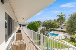 Comfort Single Room, Pool View | Property grounds - Pompano 3225 20A (Pompano Beach)