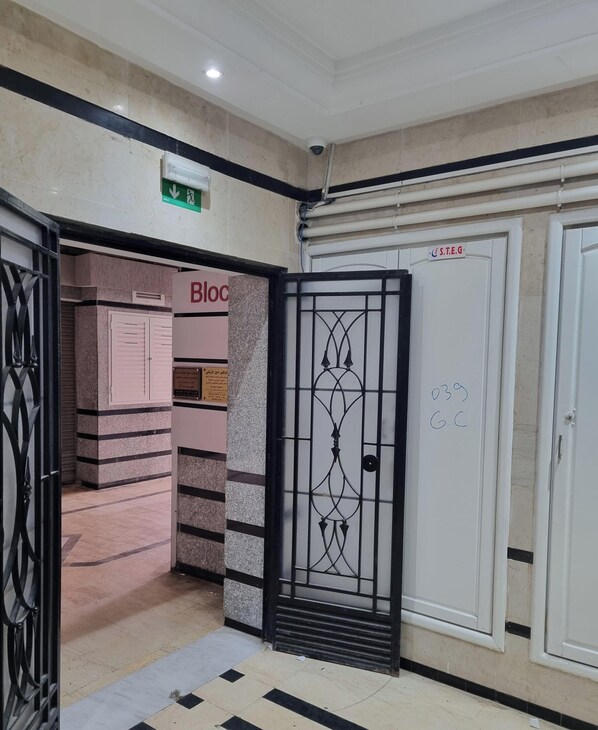 المنشأة من الداخل