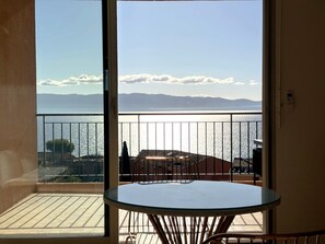 Dining - Bright studio with sea view in Ajaccio (Ajaccio)