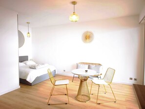 Interior - Bright studio with sea view in Ajaccio (Ajaccio)