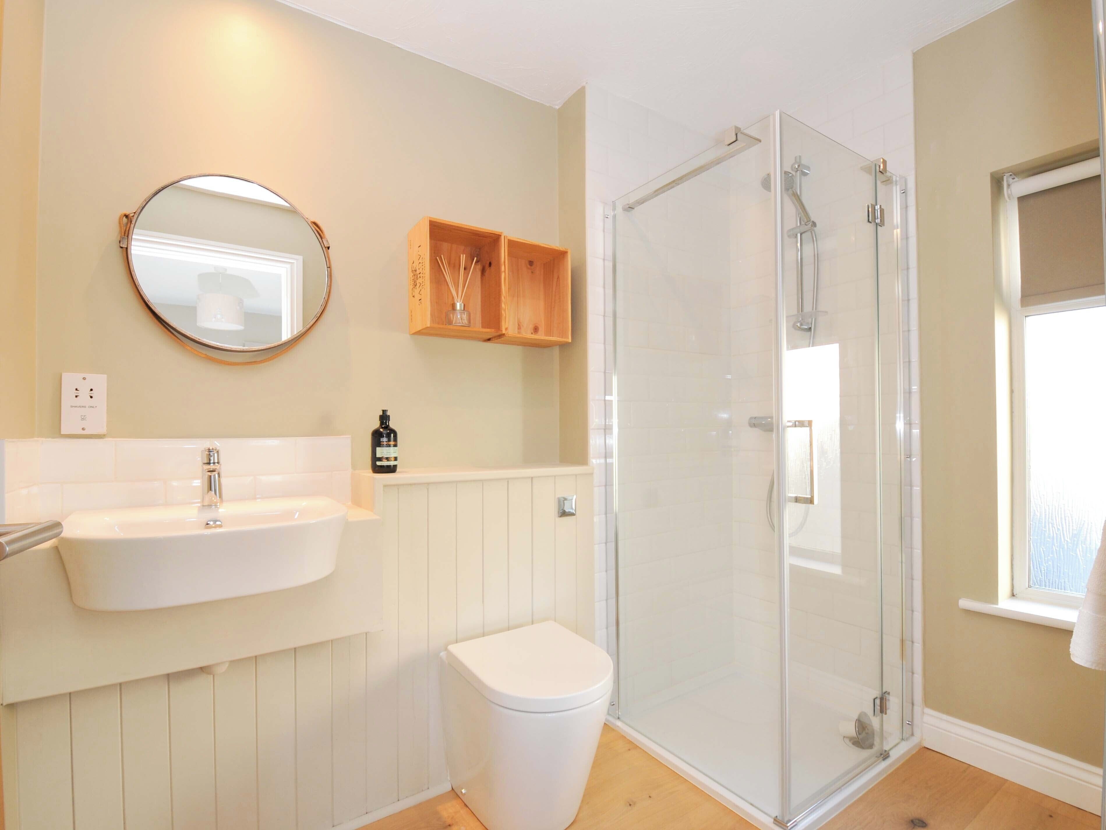 Cottage | Bathroom | Shower