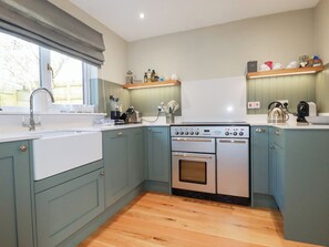 Lava-louças, talheres/pratos/utensílios de cozinha