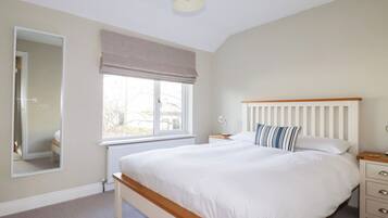 3 عدّة غرف نوم وبديكورات فريدة لكل غرفة وطراز فريد لكل وحدة