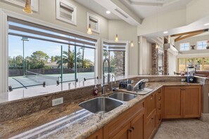 Fridge, microwave, oven, stovetop - Luxury Tennis Retreat & RV w/Hot Tub, Japanese deck, mini golf 15 min to Strip (Las Vegas)