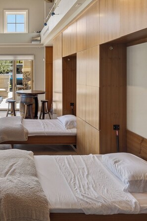 Spa - Luxury Tennis Retreat & RV w/Hot Tub, Japanese deck, mini golf 15 min to Strip (Las Vegas)